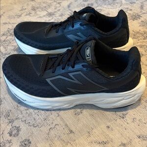 New Balance Men’s Fresh Foam 1080 v 14 Running Shoes - sz 10 - black/white